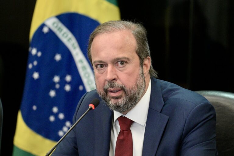 2025.05.30 Ricardo-Botelho-Ministerio-de-Minas-e-Energia-768x512