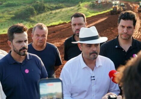 Tito Torres acompanha governador em vistoria às obras da MGC-262 e destaca impactos para a região