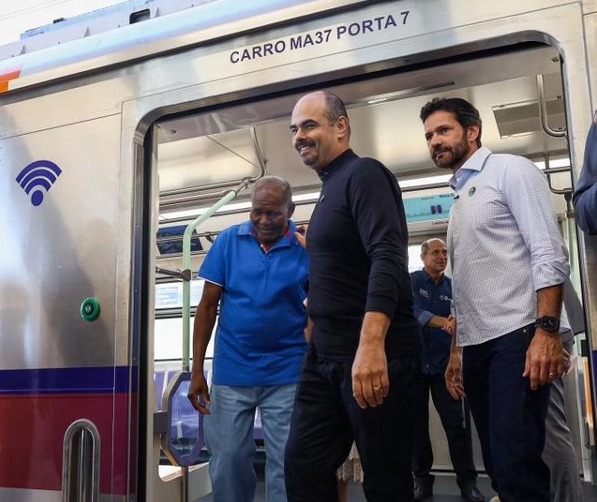 Governador de Minas inaugura estações do Metrô em BH